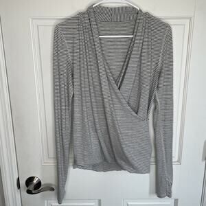 Lululemon Women's Radiant Wrap Front Top Sz 6/8 Long Sleeve Yoga Athleisure